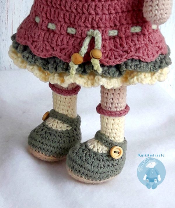 crochet_doll